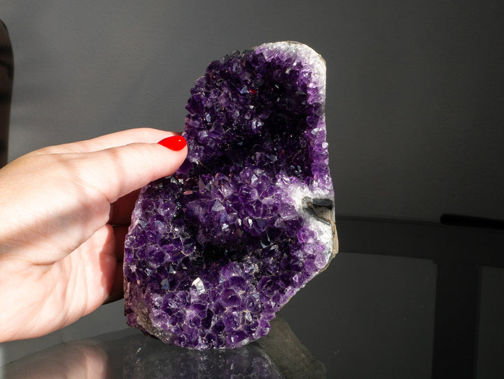 High-Quality Uruguayan Amethyst Cut Base