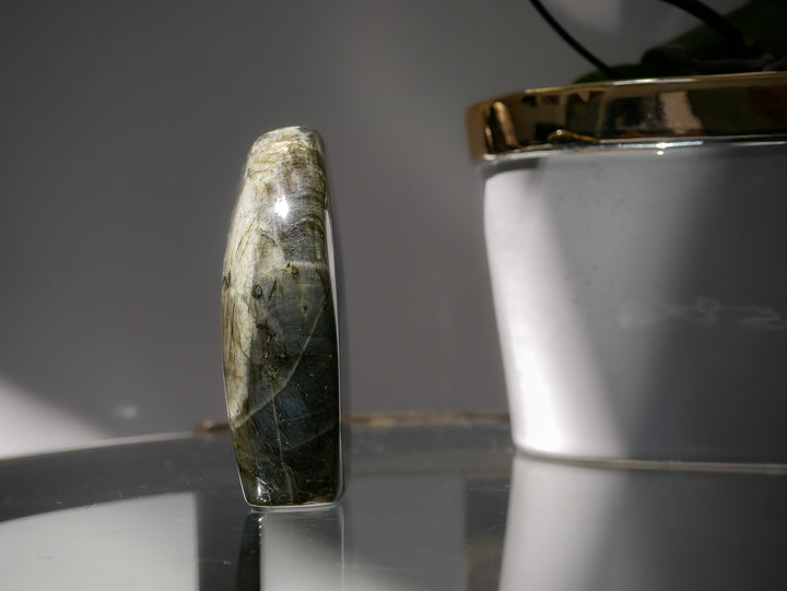 Premium Flashy Labradorite Free Form | Intuition &amp; Transformation